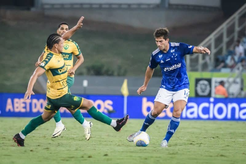Seabra justifica time misto e cita ‘adversário extra’ em empate do Cruzeiro com o Cuiabá