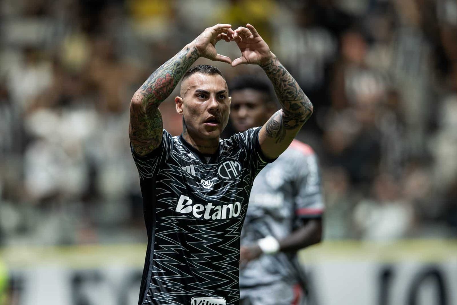 Erros individuais do Atlético-MG facilitam vitória do Internacional durante dilúvio