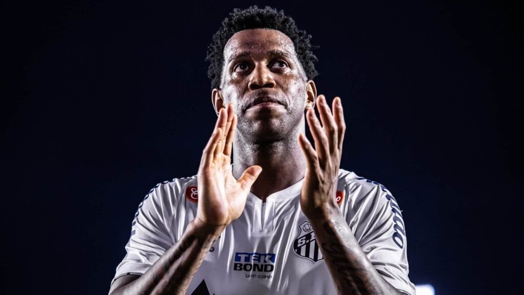 Gil renova ou sai do Santos? Tudo que sabemos sobre a situação do zagueiro