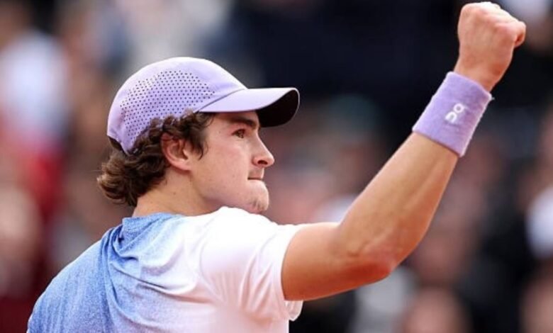 João Fonseca é eliminado por Jack Draper na terceira rodada de Roland Garros 2025 João Fonseca é eliminado por Jack Draper na terceira rodada de Roland Garros 2025