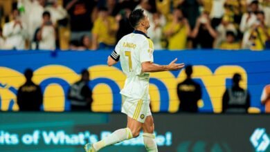 Cristiano Ronaldo perde um pênalti e converte outro; assista