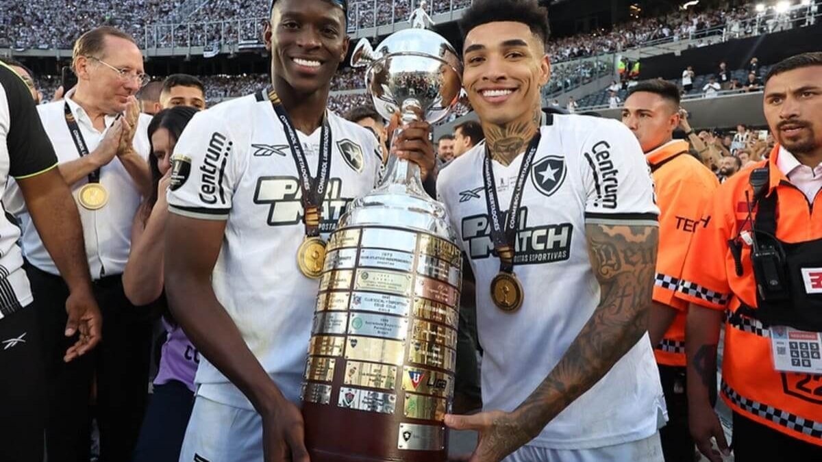 Felipe Neto relata emoção vivida em título da Libertadores