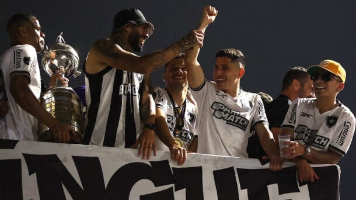 Savarino revela que Botafogo não treinou cenário com um a menos