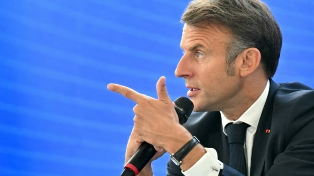 França segue à espera de saber quem será seu próximo primeiro-ministro