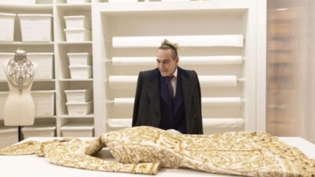 Documentário da Maison Margiela mostra bastidores da coleção de Galliano