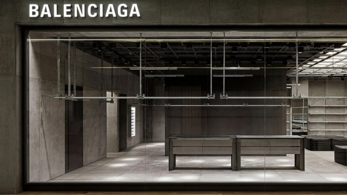 Balenciaga inaugura terceira loja no Brasil