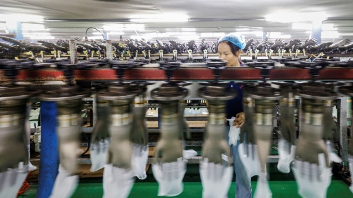 Vendas no varejo e produção industrial na China desaceleraram em agosto