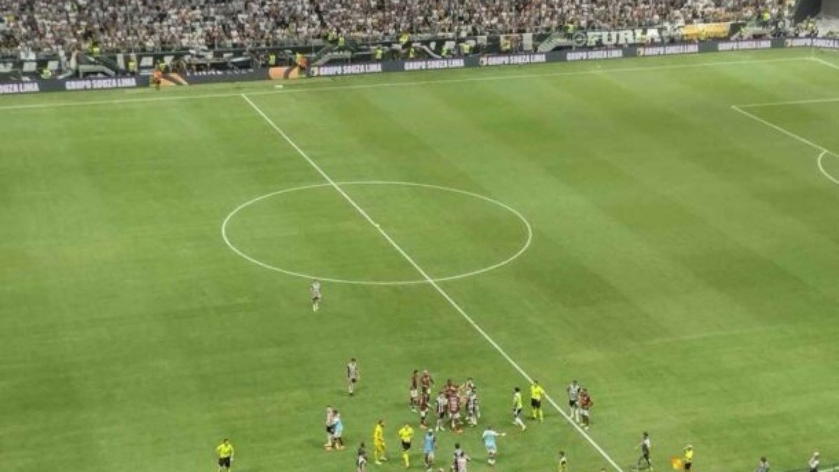 súmula cita bombas e invasão na Arena MRV