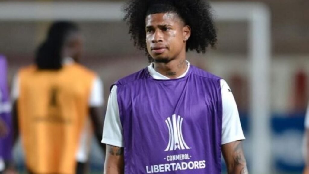 Promissor, jogador do Equador morre em acidente