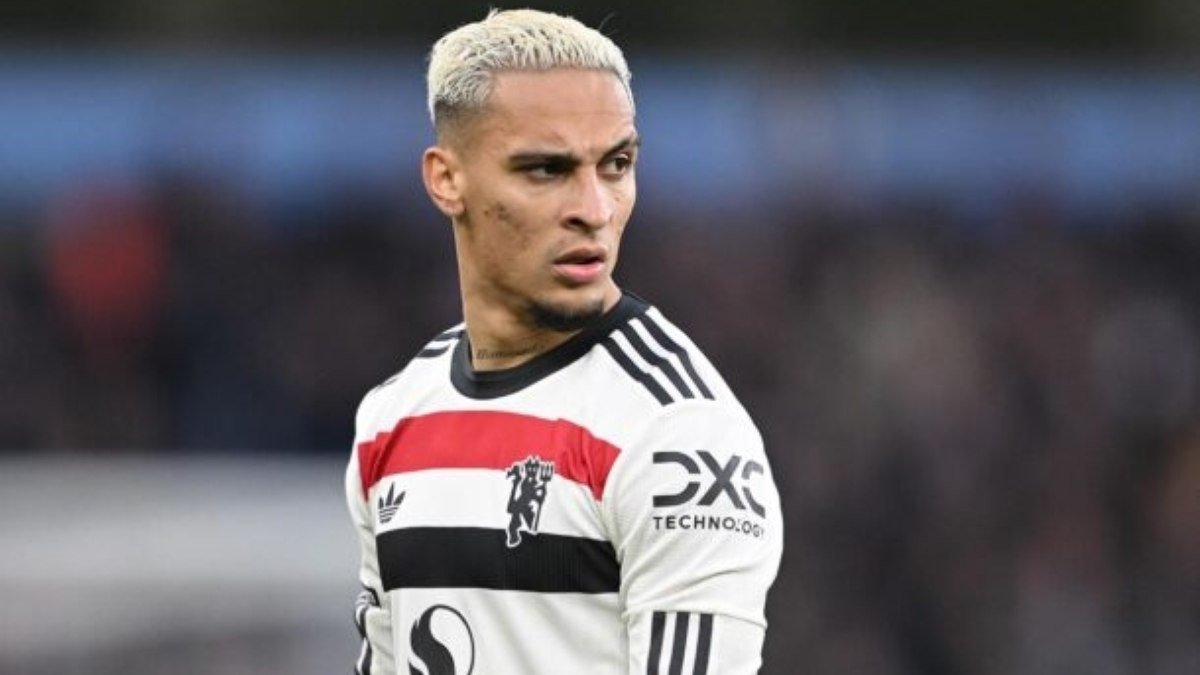 Manchester United pretende emprestar Antony na próxima janela