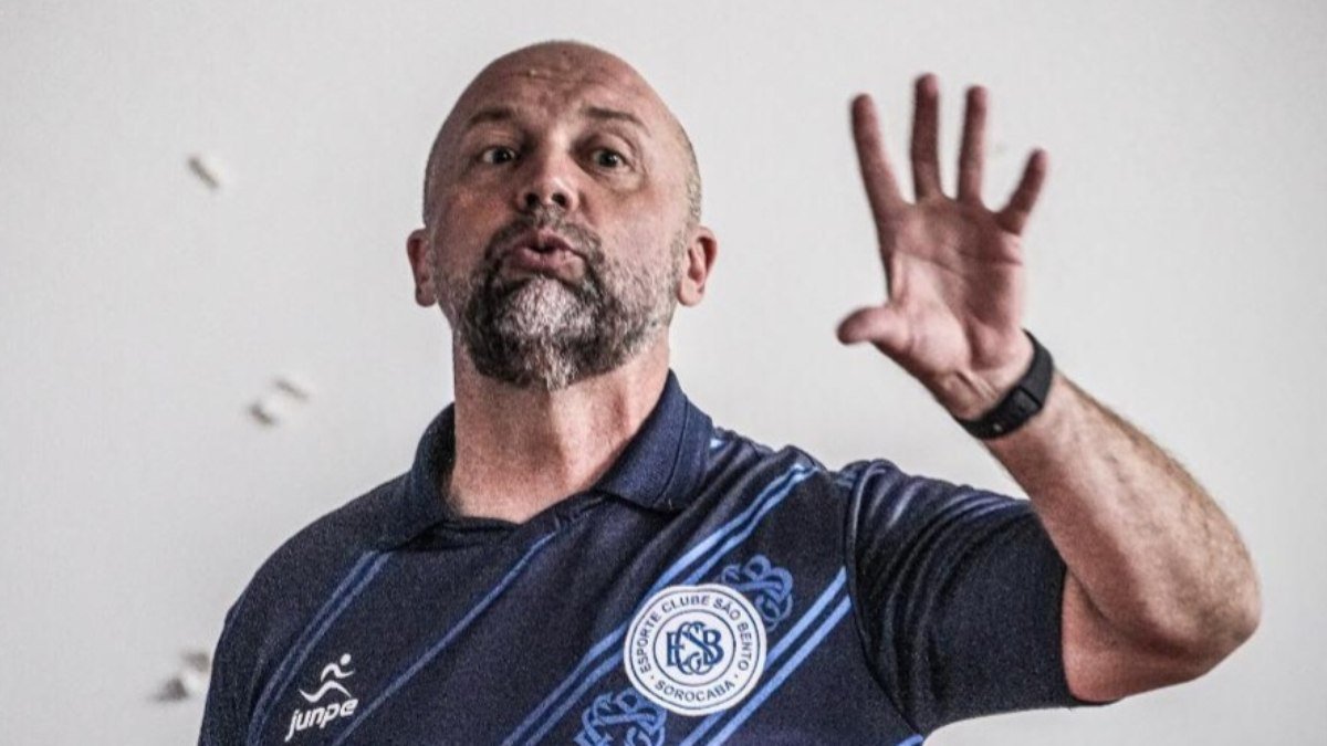 Ademir Fesan realiza curso para treinadores de futebol e fala sobre objetivos e importância