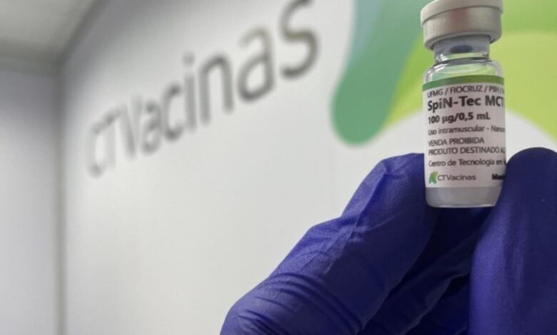 Vacina barata e segura da UFMG contra a Covid avança em testes Vacina barata e segura da UFMG contra a Covid avança em testes