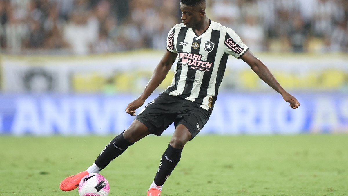 Luiz Henrique, do Botafogo, se soma à luta contra o racismo