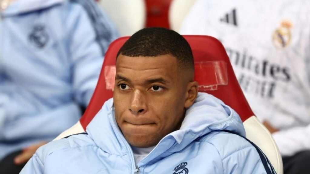 Mbappé ‘faz o que quiser no tempo libre’, defendem seus companheiros
