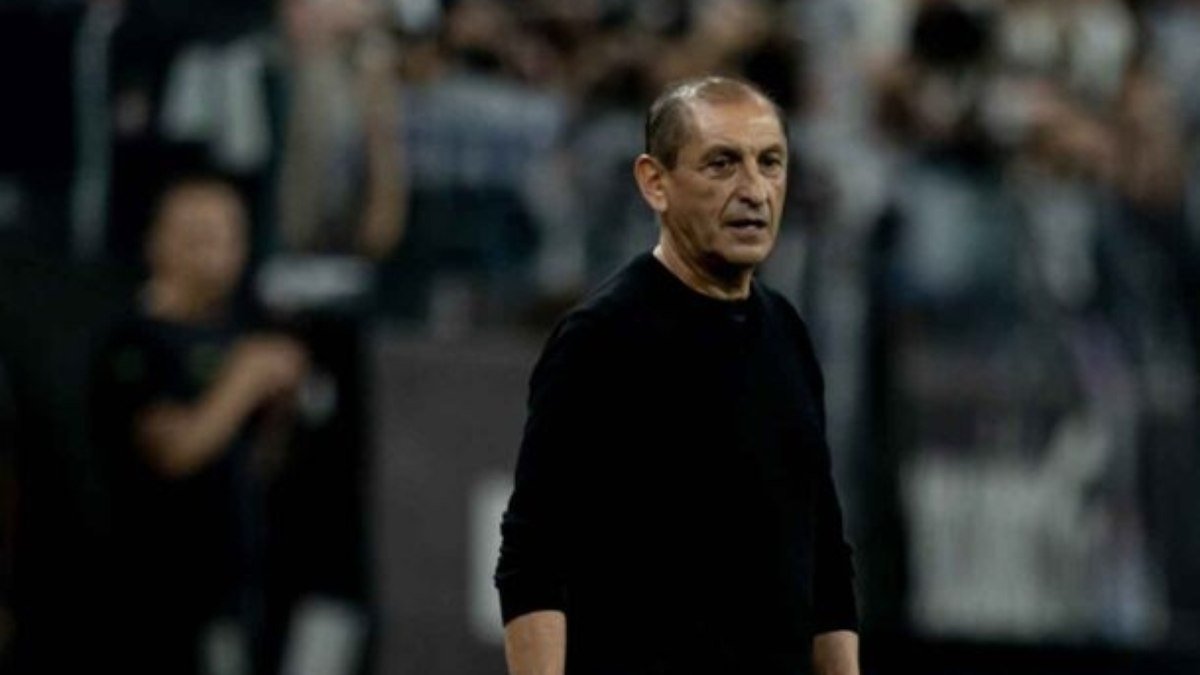Ramón Díaz tem permanência oficializada pelo Corinthians para 2025