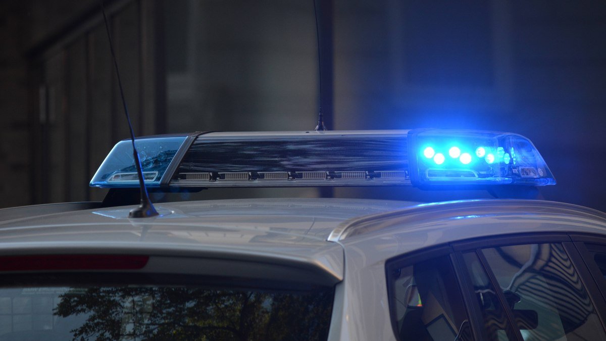 Mãe é presa por trocar bebê de dois anos por drogas