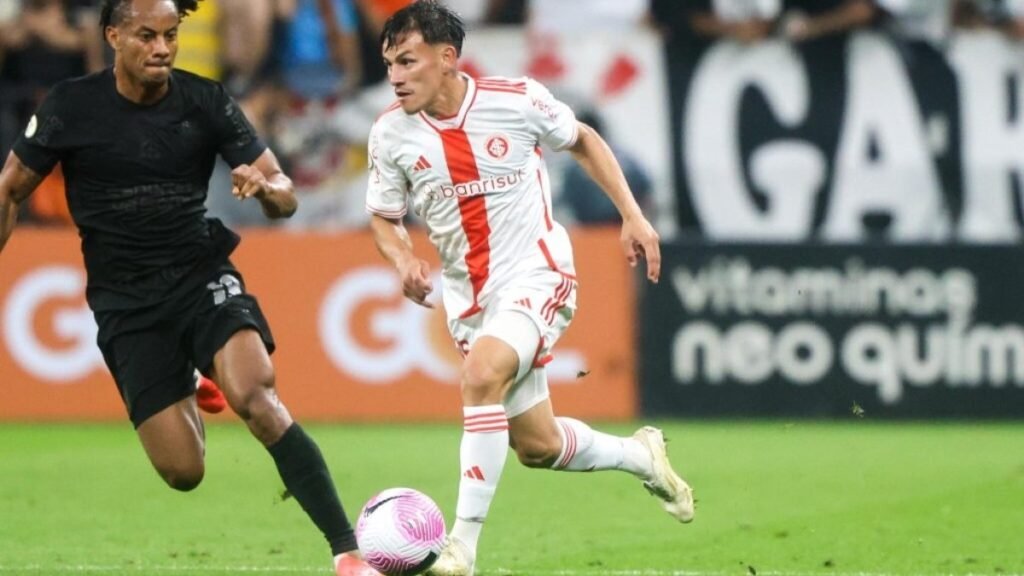 Corinthians cede no finalzinho e empata com Inter na Neo Química Arena