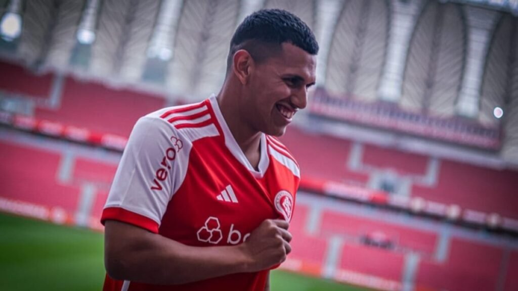 Regularizado no BID, Braian Aguirre pode estrear pelo Internacional contra o Fortaleza