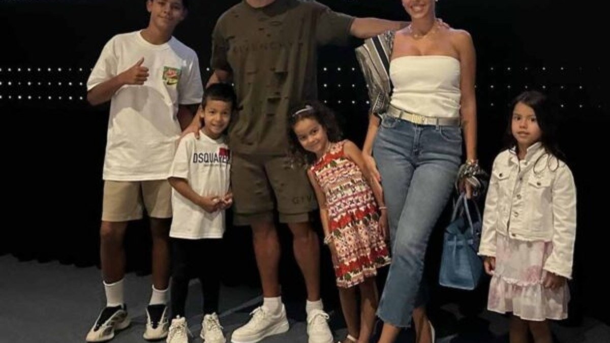 Esposa de Cristiano Ronaldo expõe problema de saúde e internação