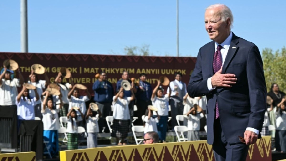 Biden pede perdão por atrocidades cometidas em internatos para nativos americanos