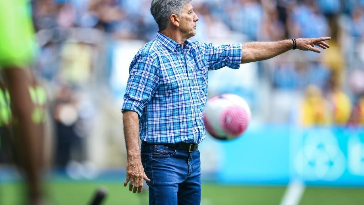 Renato valoriza vitória do Grêmio e diz entender vaias da torcida: ‘coisa normal do futebol’