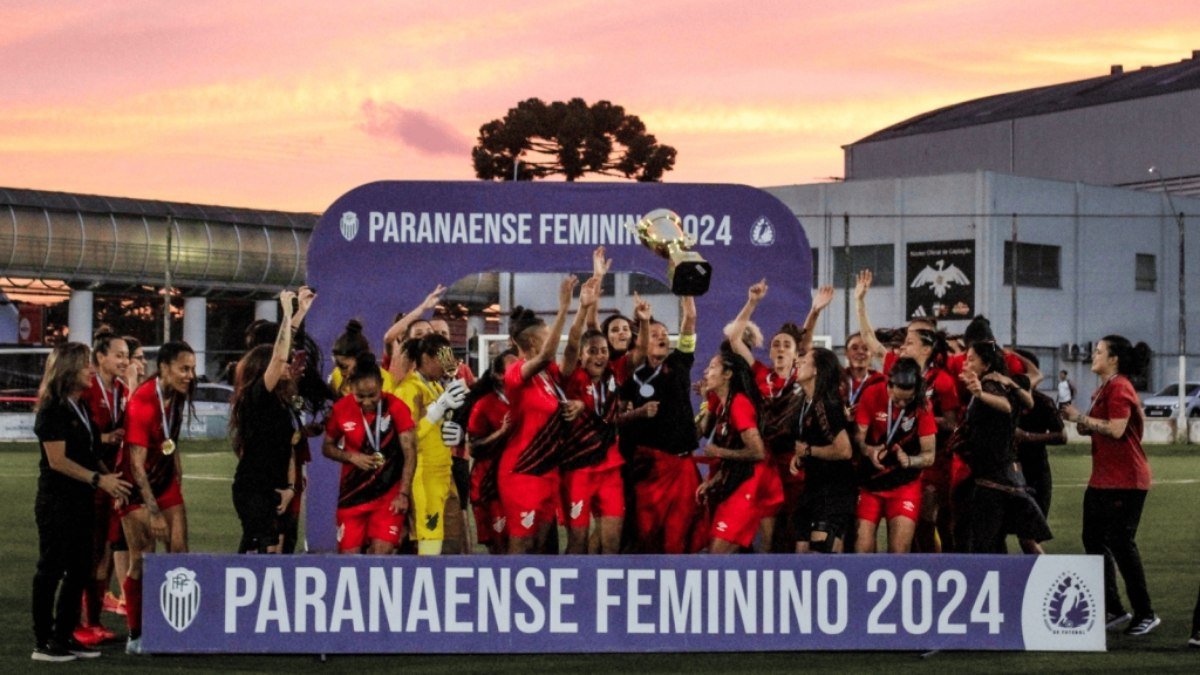 Athletico vence o Coritiba nos pênaltis e é pentacampeão do Paranaense Feminino Athletico vence o Coritiba nos pênaltis e é pentacampeão do Paranaense Feminino