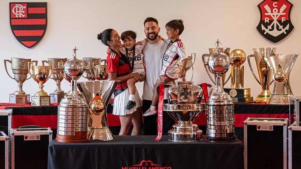 Filho de Everton Ribeiro receberá título de sócio honorário no Flamengo