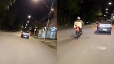 carro com anúncio de atestado médico anda por ruas de BH