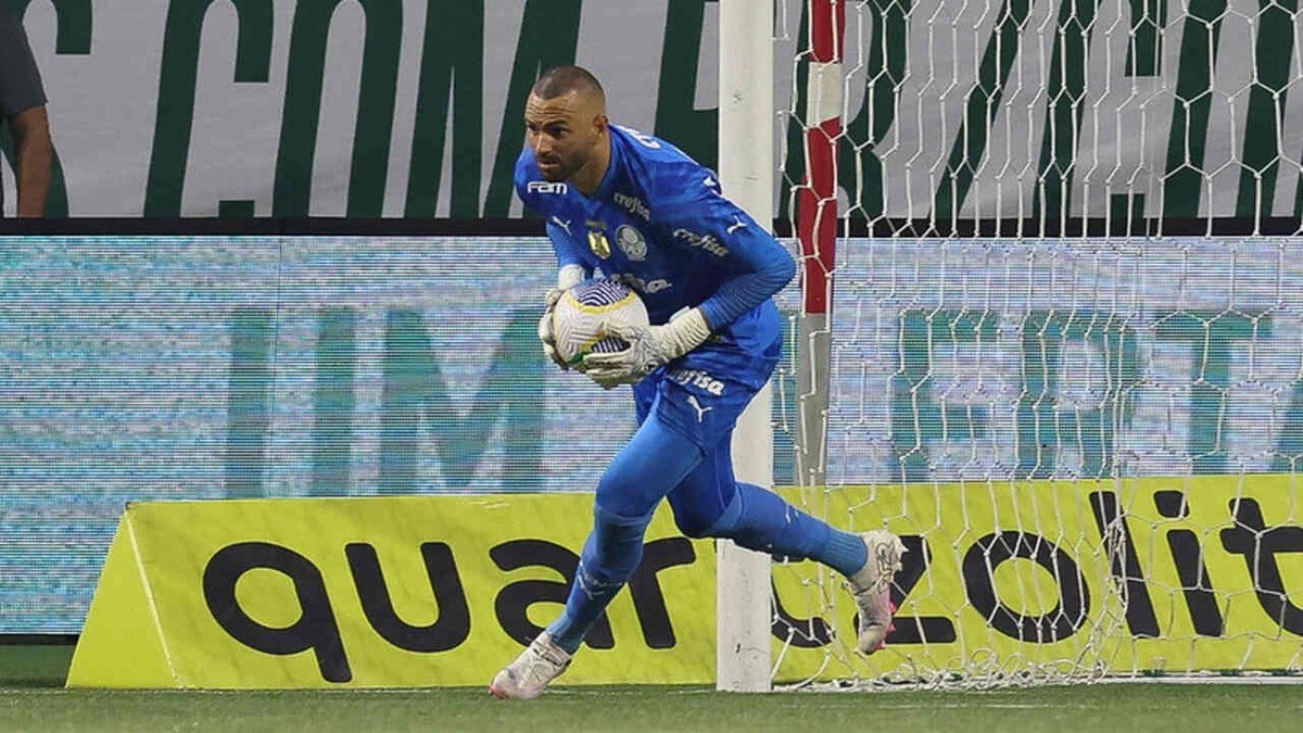Weverton revela uso de remédio para lidar com dores em vitória do Palmeiras: ‘Vamos ver no exame’
