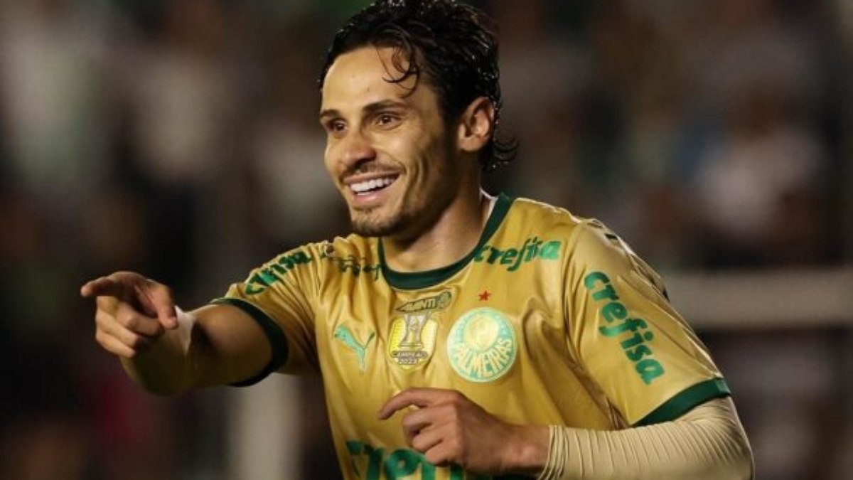 Com hat-trick de Veiga, Palmeiras bate o Juventude no Brasileirão