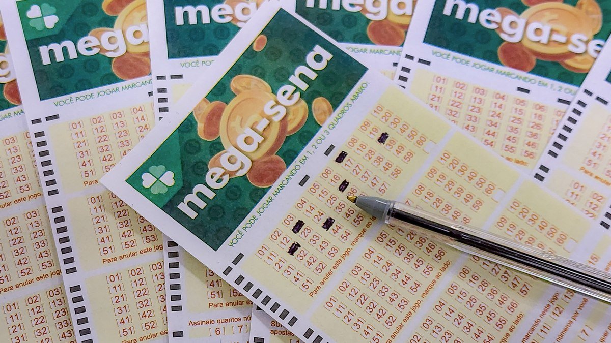 Homem leva a Mega-Sena em bolão e é acordado com a notícia que ganhou R$ 25 milhões