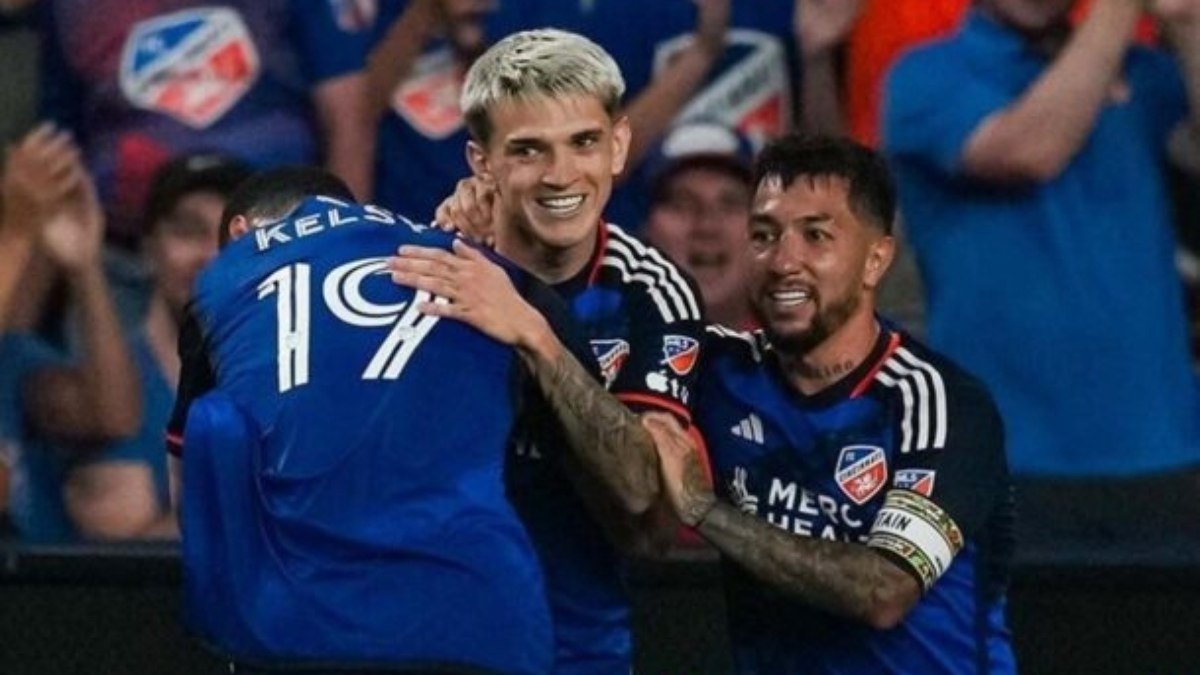 Emprestado pelo Vasco, Luca Orellano faz golaço nos playoffs da MLS