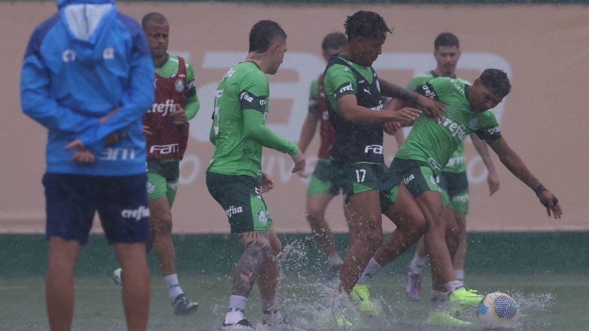 Verdão treina para partida contra o Grêmio e Aníbal comenta sobre a reta final do Campeonato Brasileiro