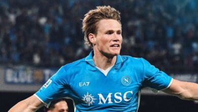 É campeão! Napoli bate Cagliari e conquista 4º título italiano