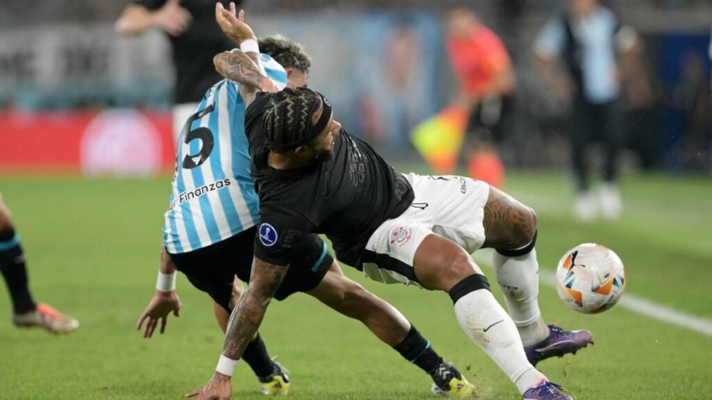 Corinthians leva virada do Racing na Argentina e está fora da Copa Sul-Americana