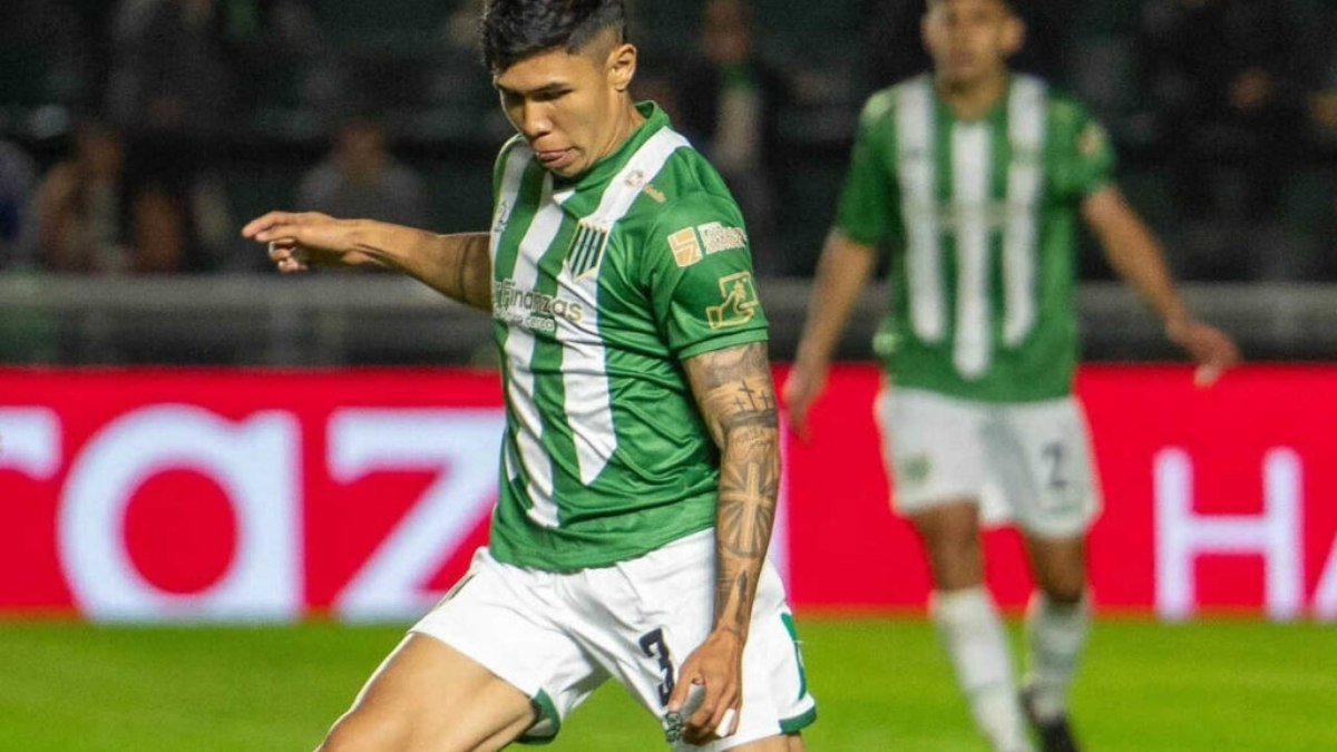 Nico Hernández, ex-Athletico e Inter, recebe sondagem da Bundesliga Nico Hernández, ex-Athletico e Inter, recebe sondagem da Bundesliga