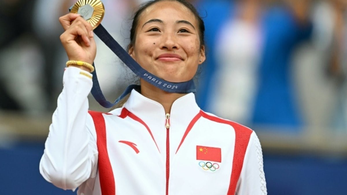 Chinesa Zheng Qinwen é ouro no tênis feminino em Paris