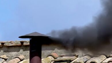 Conclave: 2ª rodada termina com fumaça preta; ainda não há papa