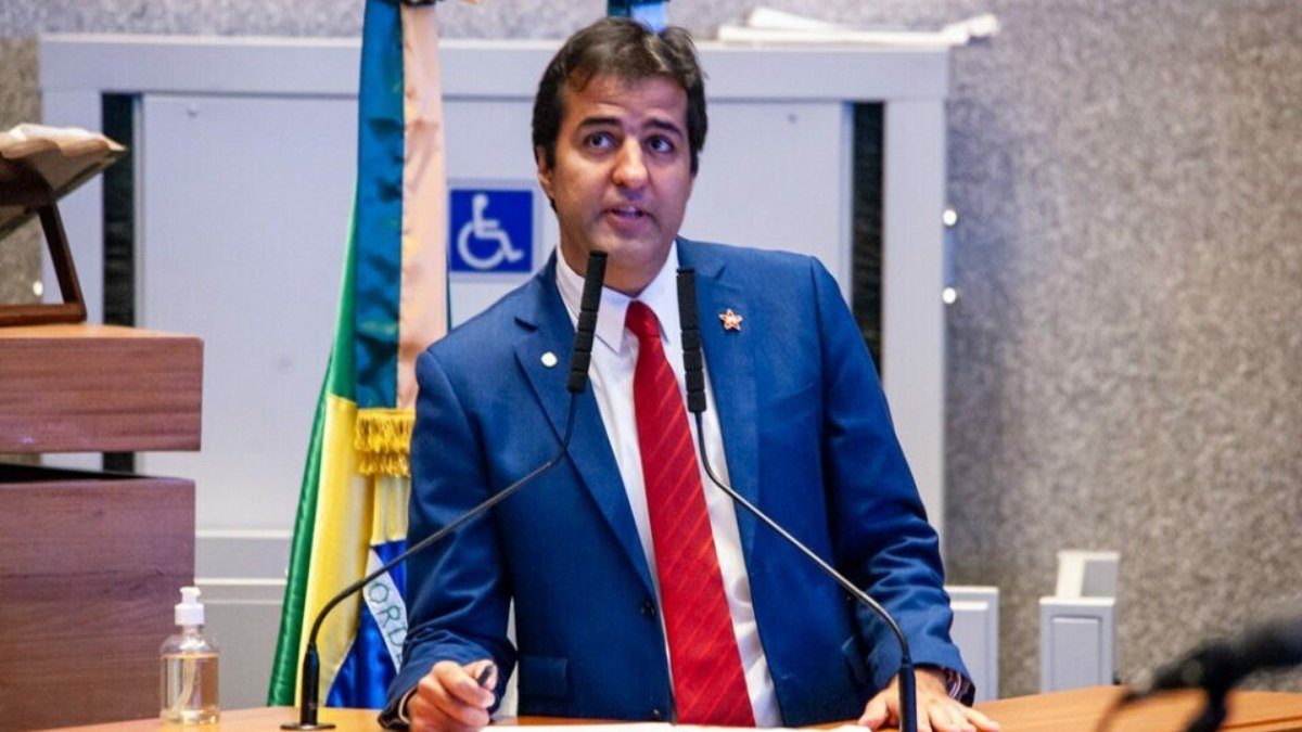 Deputado Gabriel Magno vai acionar MP e TCDF contra atacadão no Eixo Monumental