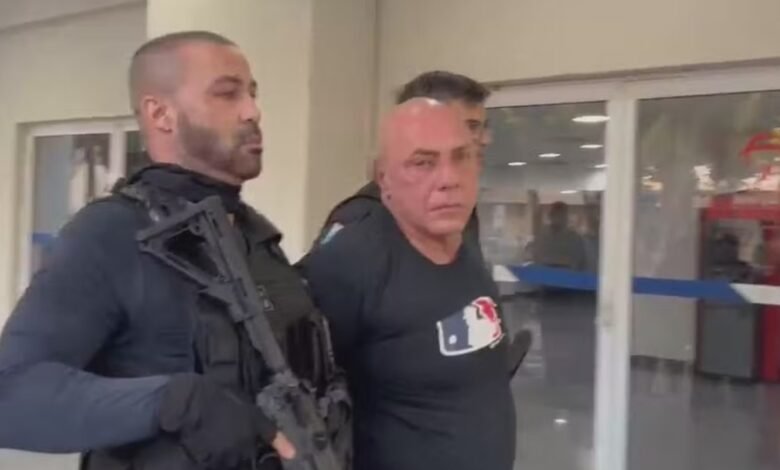 Traficante Celsinho da Vila Vintém é preso na Zona Oeste do RJ Traficante Celsinho da Vila Vintém é preso na Zona Oeste do RJ