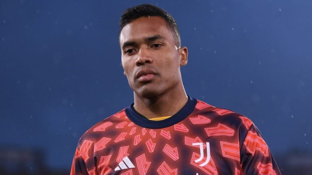Flamengo se aproxima de acerto com Alex Sandro, ex-Juventus
