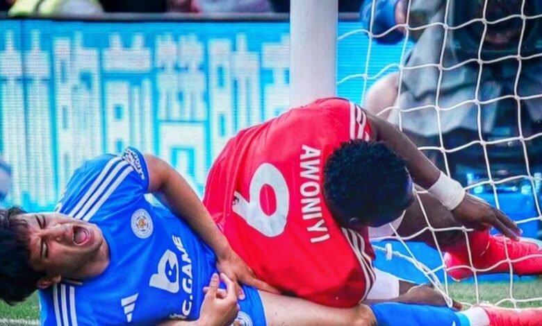 Atacante do Forest entra em coma induzido após grave lesão Atacante do Forest entra em coma induzido após grave lesão