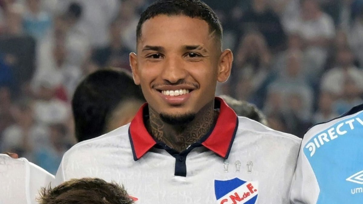 Juan Izquierdo, zagueiro uruguaio que sofreu ataque cardíaco durante jogo, morre em São Paulo