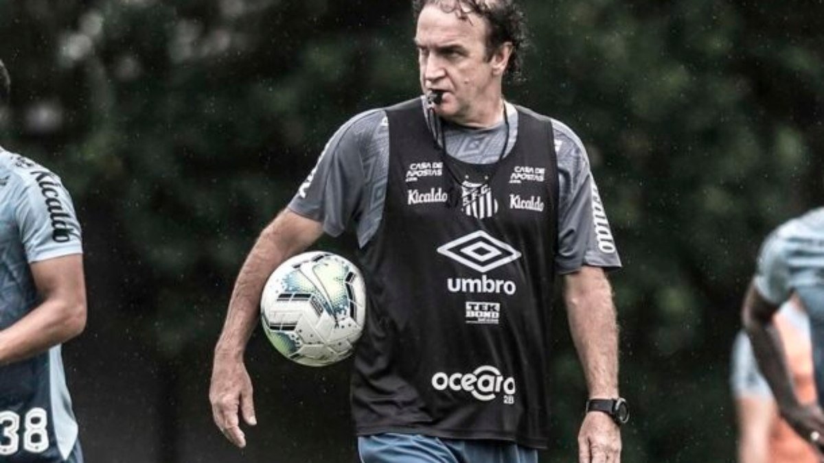 Cuca ganha força no Santos em meio a alta concorrência por Luís Castro