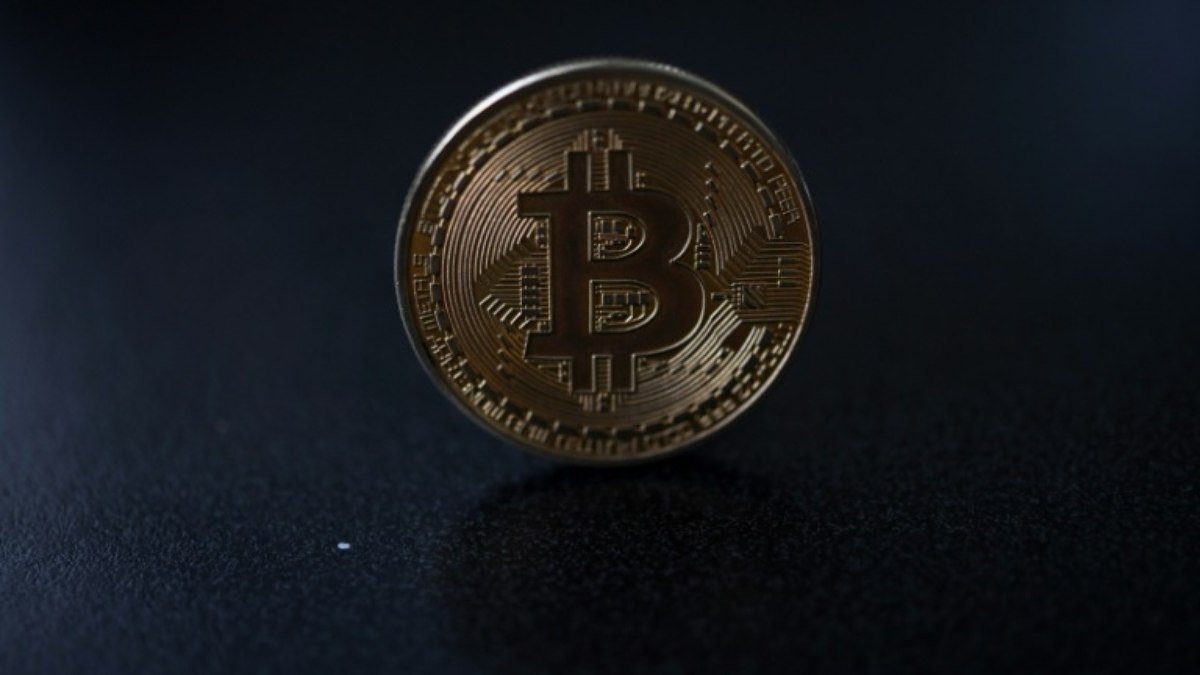 Bitcoin supera cotação de 100.000 dólares graças a Trump