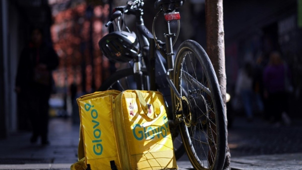 Glovo cede à pressão do governo e contratará seus entregadores na Espanha