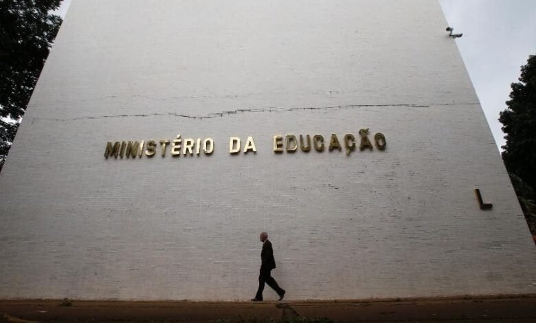 MEC proíbe educação a distância em Direito e mais quatro graduações | ac24horas MEC proíbe educação a distância em Direito e mais quatro graduações | ac24horas