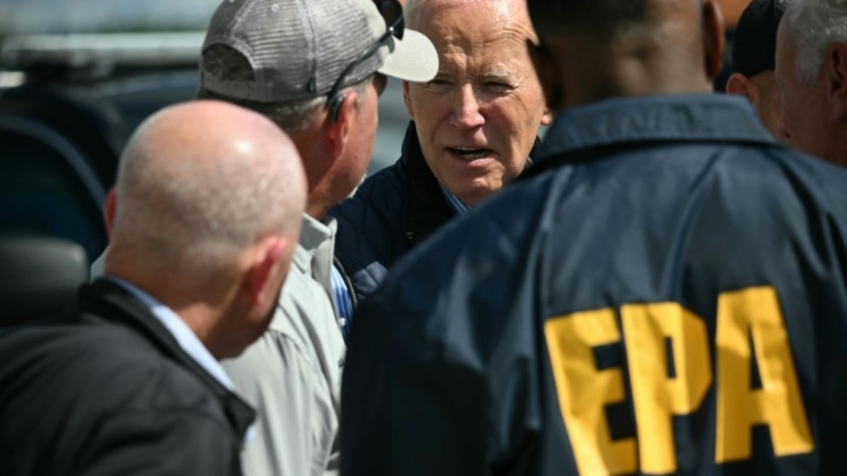 Biden e Kamala visitam regiões devastadas pelo furacão Helene