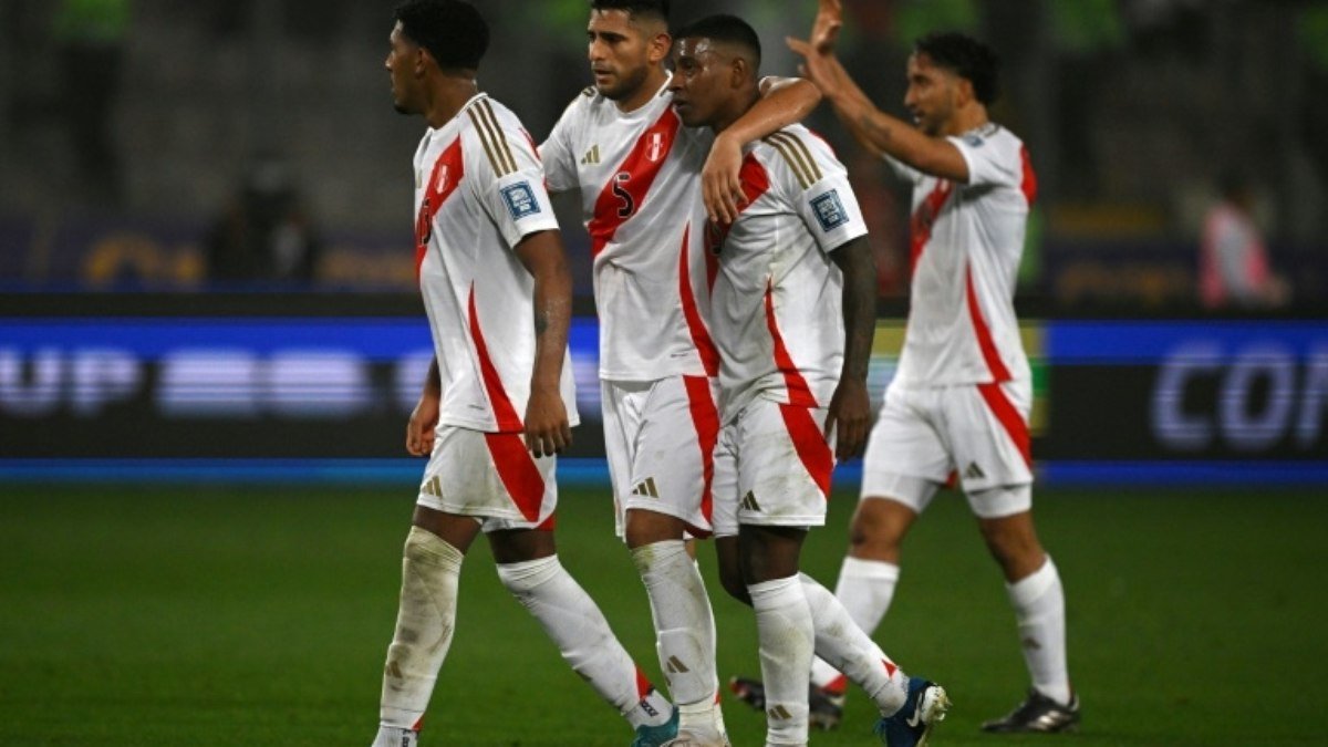 Peru vence Uruguai (1-0) no encerramento da 9ª rodada das Eliminatórias e deixa lanterna