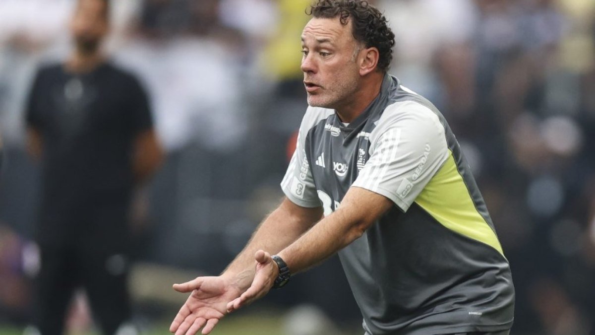 Milito analisa derrota para o Internacional e projeta duelo contra o River Plate: ‘jogar com personalidade